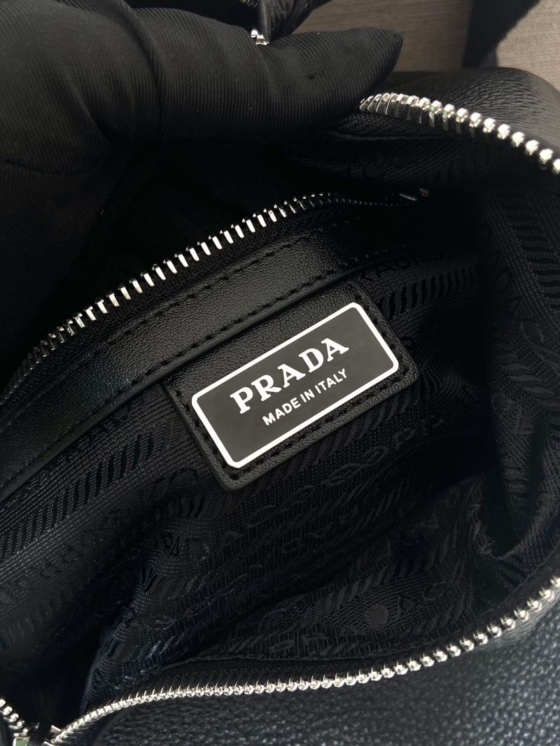Pra*a waist chest packs